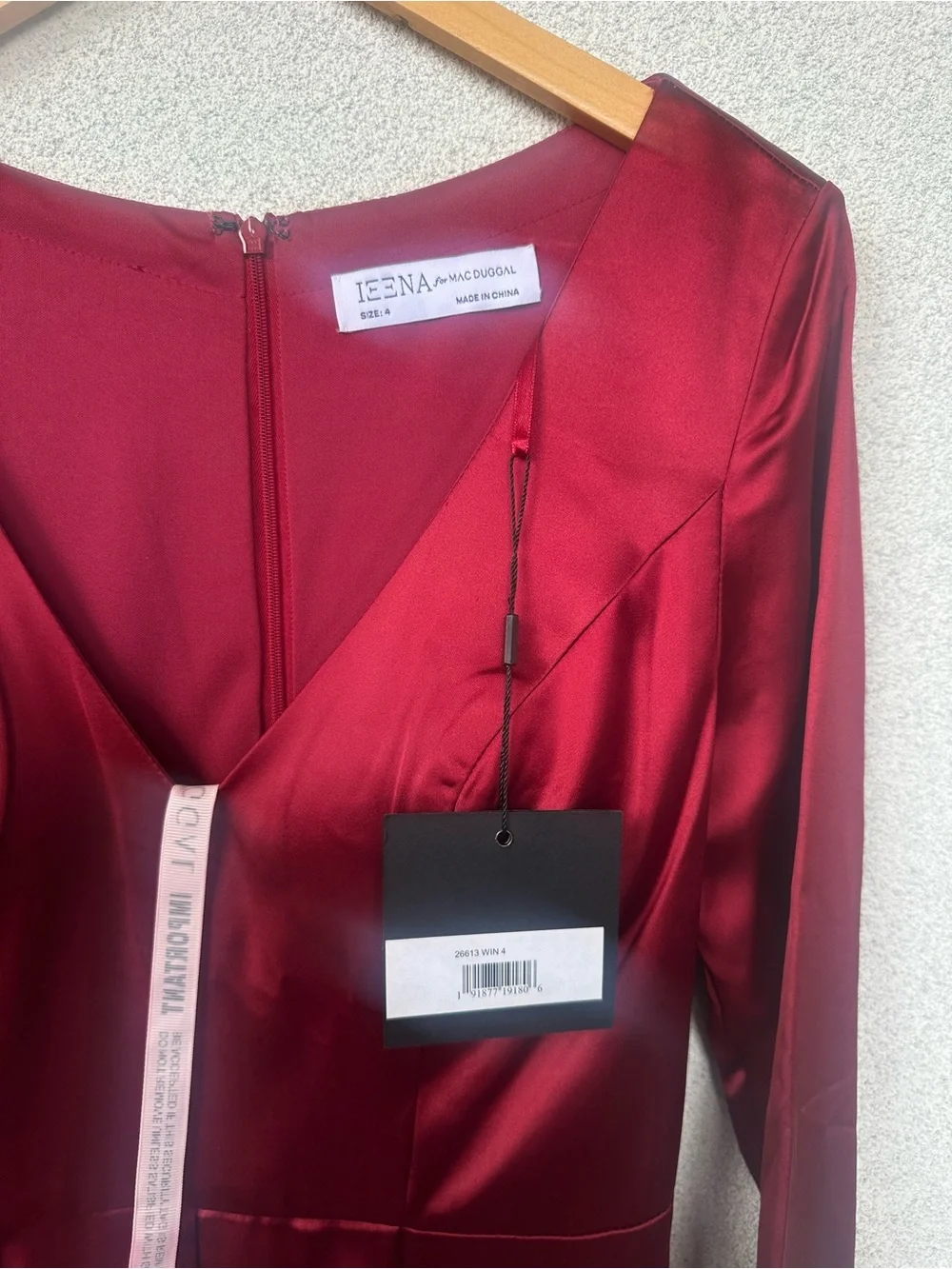 Mac Duggal Satin V Neck Long Sleeve Pleated Gown, Size 4 - NWT - Picture 3 of 6